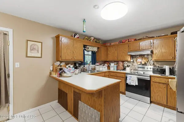 62 Kelly Rose Lane, Mchenry, MS 39561