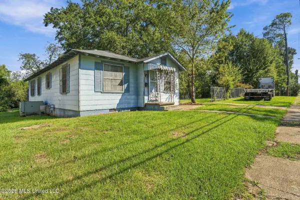 717719 Avenue E, Mccomb, MS 39648