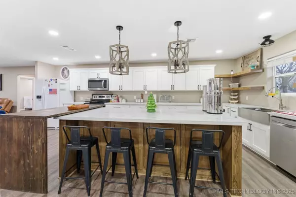 1175 W Pine ST, Westville, OK 74965