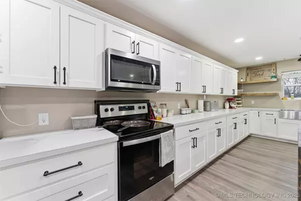 1175 W Pine ST, Westville, OK 74965