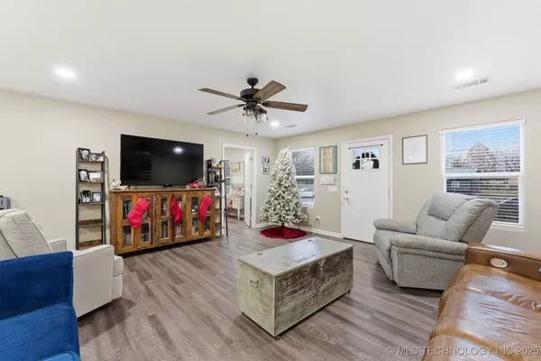 1175 W Pine ST, Westville, OK 74965