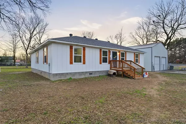 1175 W Pine ST, Westville, OK 74965
