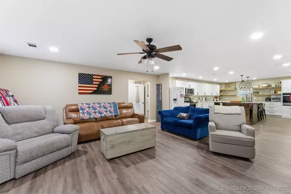 1175 W Pine ST, Westville, OK 74965