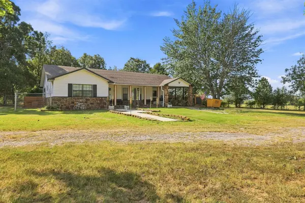 21331 W Cookson Bend, Cookson, OK 74427