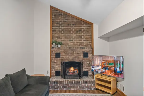 5 Wetherhill Way Dayton NJ 08810 Fireplace