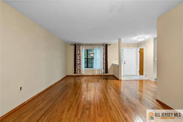 1321 Tupelo CT, North Brunswick, NJ 08902