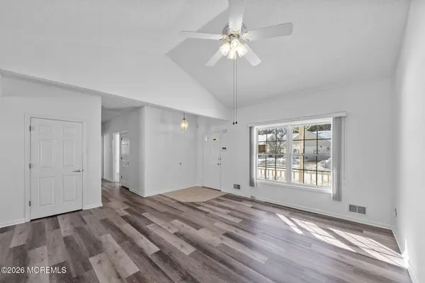 34 Molly Lane, Brick, NJ 08723