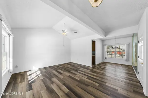 34 Molly Lane, Brick, NJ 08723