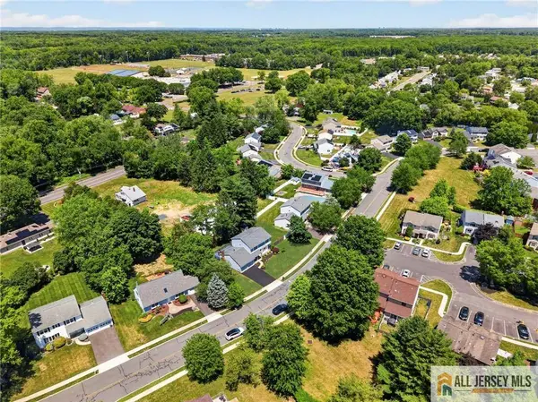 65 Stanley AVE, South Brunswick, NJ 08810