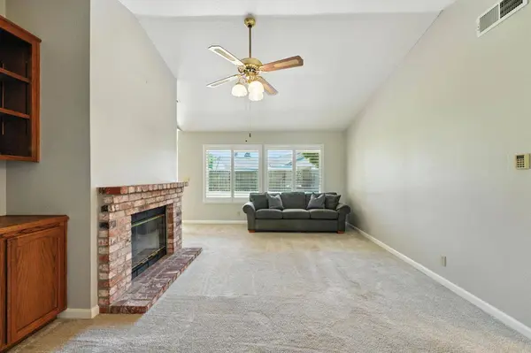 5806 Laguna Trail WAY, Elk Grove, CA 95758