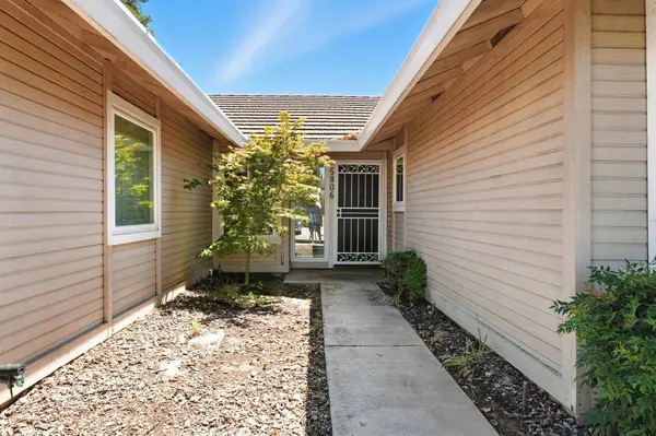 5806 Laguna Trail WAY, Elk Grove, CA 95758