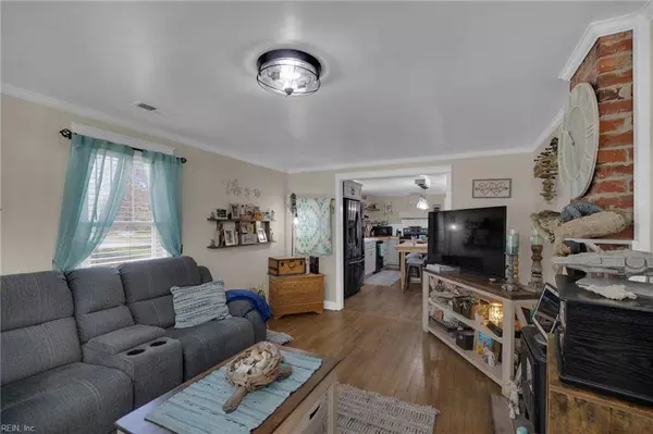 3557 Dusty TRL, Hayes, VA 23072