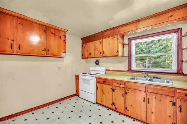 45 Richland DR, Newport News, VA 23608