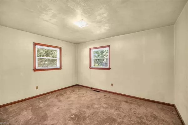 45 Richland DR, Newport News, VA 23608