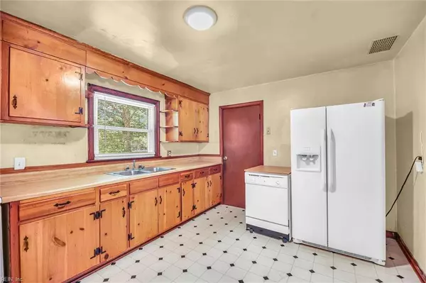 45 Richland DR, Newport News, VA 23608