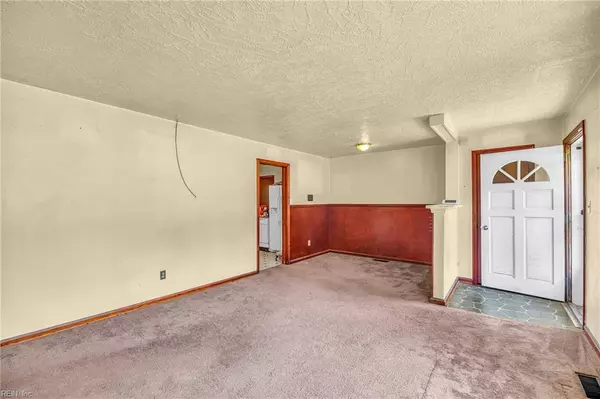 45 Richland DR, Newport News, VA 23608