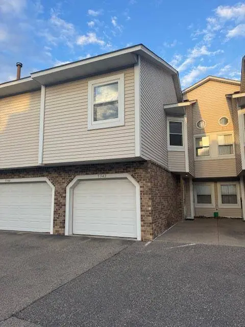5342 Highpointe DR, Bloomington, MN 55437