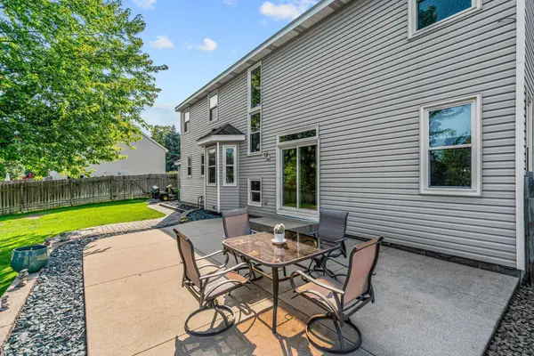 711 Stonebridge CIR, Eagan, MN 55123