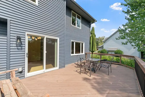 7090 Gardenia CT, Apple Valley, MN 55124