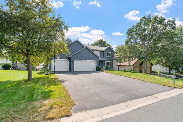 7090 Gardenia CT, Apple Valley, MN 55124