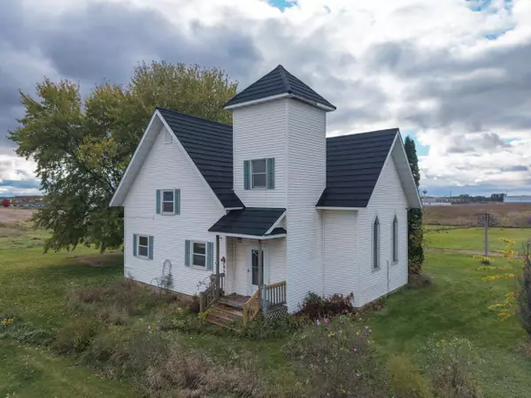 E6094 650th Ave, Menomonie, WI 54751-5508