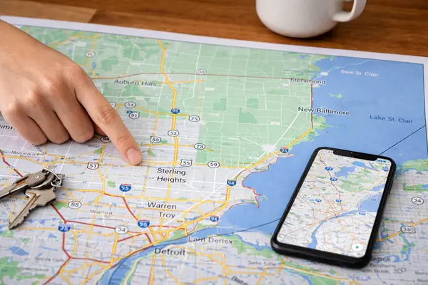 feature image of Who Is the Best Realtor in Macomb County for Buyers Moving Here?