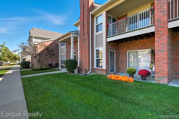 2084 Leighton Drive 23, Shelby Twp, MI 48317