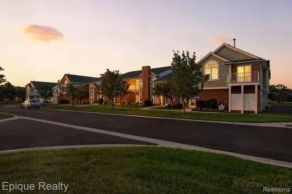 2084 Leighton Drive 23, Shelby Twp, MI 48317