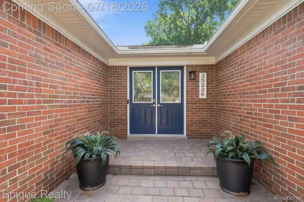35226 Collingwood DR, Sterling Heights, MI 48312