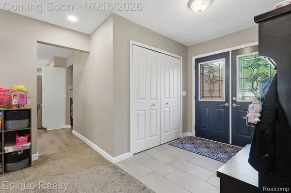 35226 Collingwood DR, Sterling Heights, MI 48312