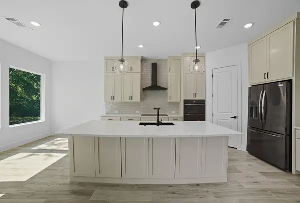 226 Sunday DR, Burnet, TX 78611