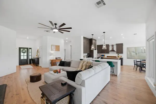 410 Mustang Mesa, Liberty Hill, TX 78642