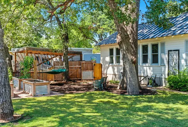 508 S Vandeveer ST, Burnet, TX 78611