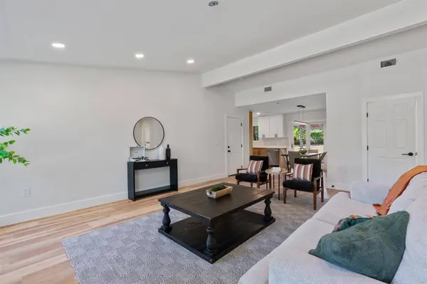 9009 Glenn LN, Austin, TX 78753