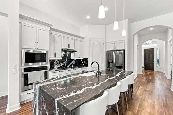 9908 Bayshore BND, Austin, TX 78726