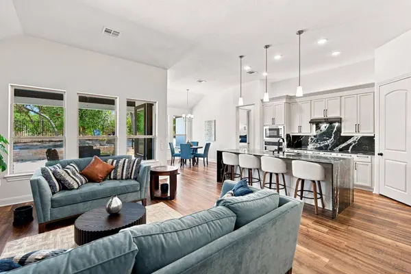 9908 Bayshore BND, Austin, TX 78726