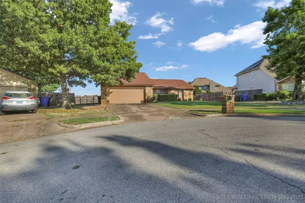 4512 W Pittsburg ST, Broken Arrow, OK 74012