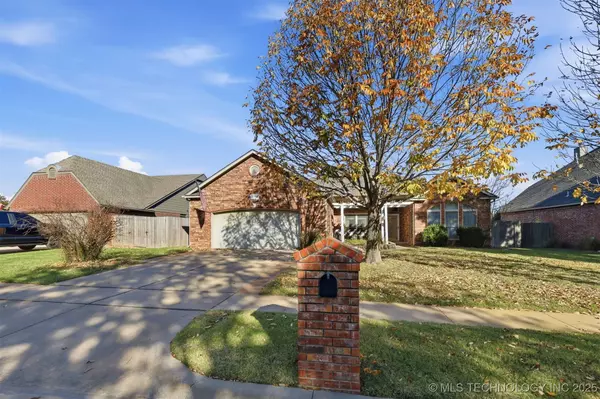 3704 W Boston PL, Broken Arrow, OK 74012