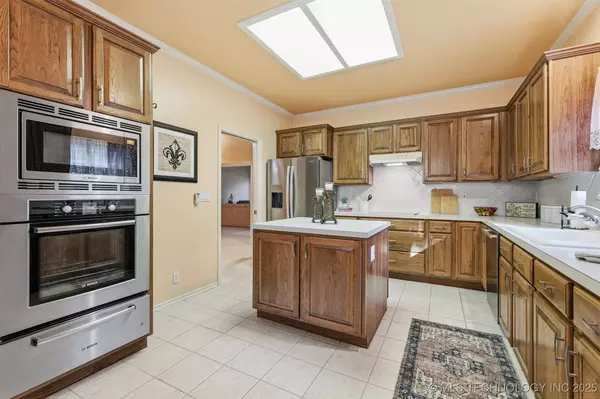 3704 W Boston PL, Broken Arrow, OK 74012