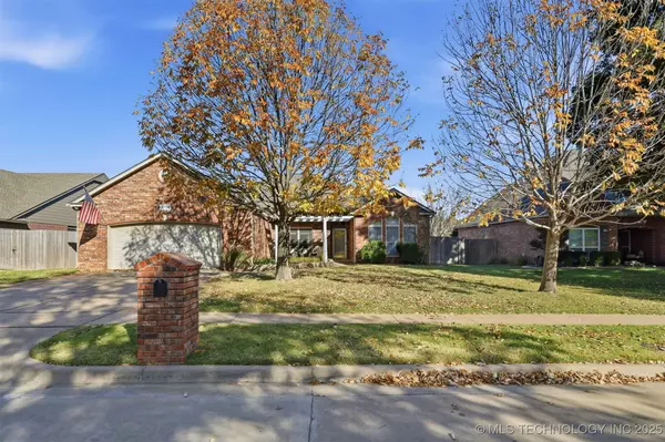3704 W Boston PL, Broken Arrow, OK 74012