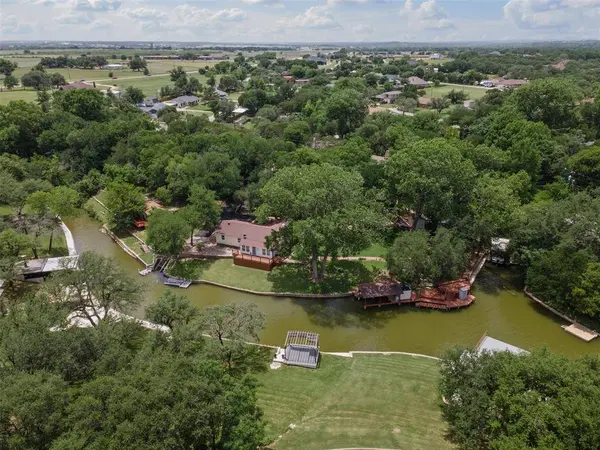 2311 Cedar Circle, Granbury, TX 76048