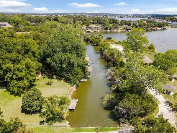 1013 Laguna Vista Court, Granbury, TX 76048