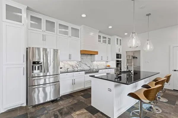1013 Lady Amber Court, Granbury, TX 76049