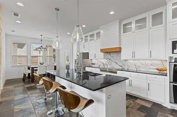1013 Lady Amber Court, Granbury, TX 76049