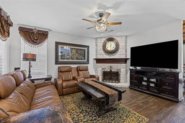 332 Carriage Lane, Saginaw, TX 76179