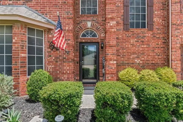 332 Carriage Lane, Saginaw, TX 76179