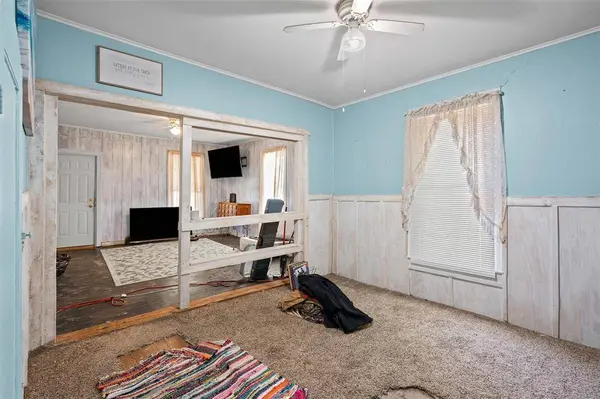 916 5th Avenue, Mineral Wells, TX 76067