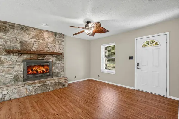 2812 Sky Harbour Drive, Granbury, TX 76049