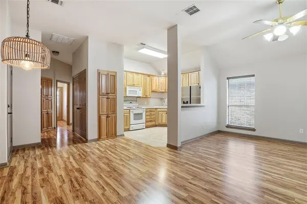 1005 Dawn Court, Granbury, TX 76048