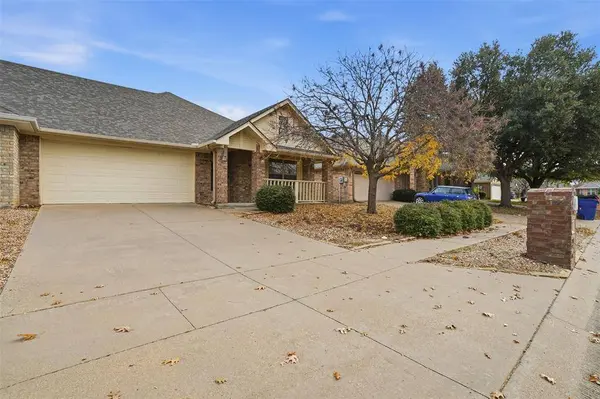 1005 Dawn Court, Granbury, TX 76048
